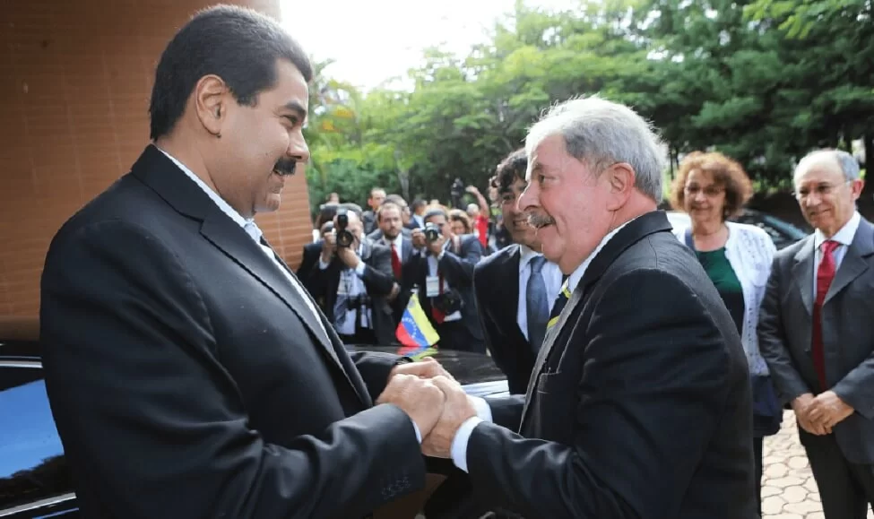Bolsonaro libera Nicolas Maduro para posse de Lula