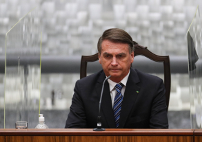 Bolsonaro critica reoneração dos combustíveis e projeta aumento da inflação em março