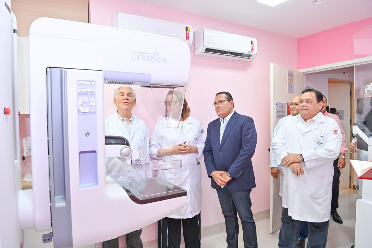 Presidente da ALRN faz doação de mamógrafo à Liga contra o Câncer