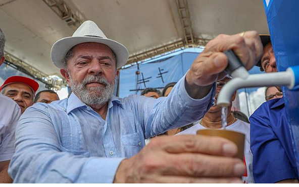 <strong>Governo Lula vai cobrar R$ 77,6 milhões aos paraibanos por uso das águas da transposição</strong>