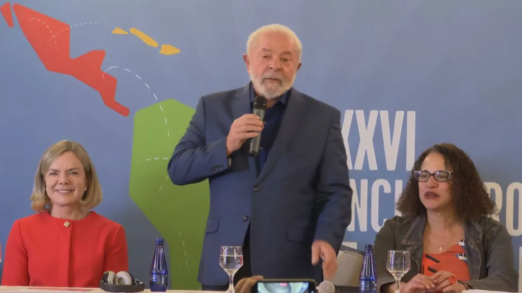 Lula diz que ser chamado de “comunista” é motivo de “orgulho”