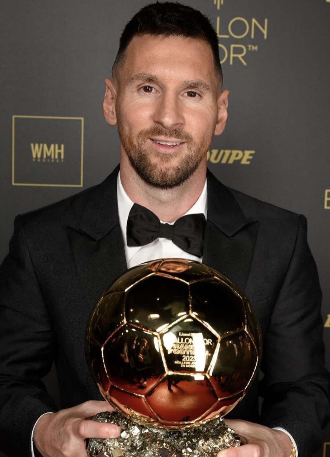 Messi é eleito o melhor do mundo pela 8ª vez