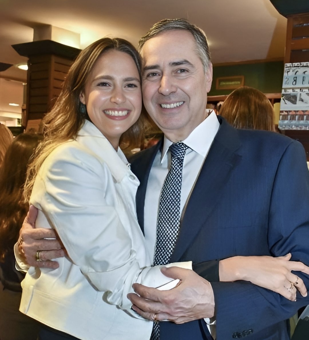 STF diz ao UOL que filha de Barroso não mora mais nos EUA