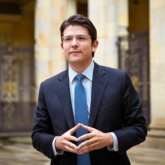 Morre Miguel Uribe Turbay, senador colombiano, dois meses após atentado