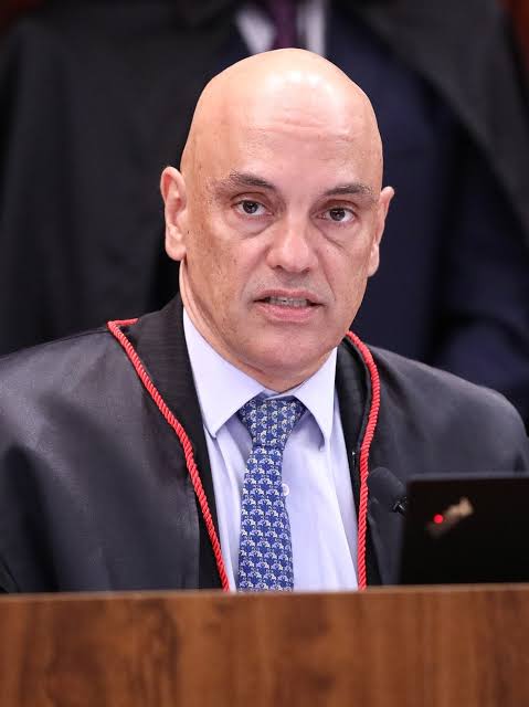 Banco do Brasil bloqueia cartão internacional de Moraes após sanções dos EUA