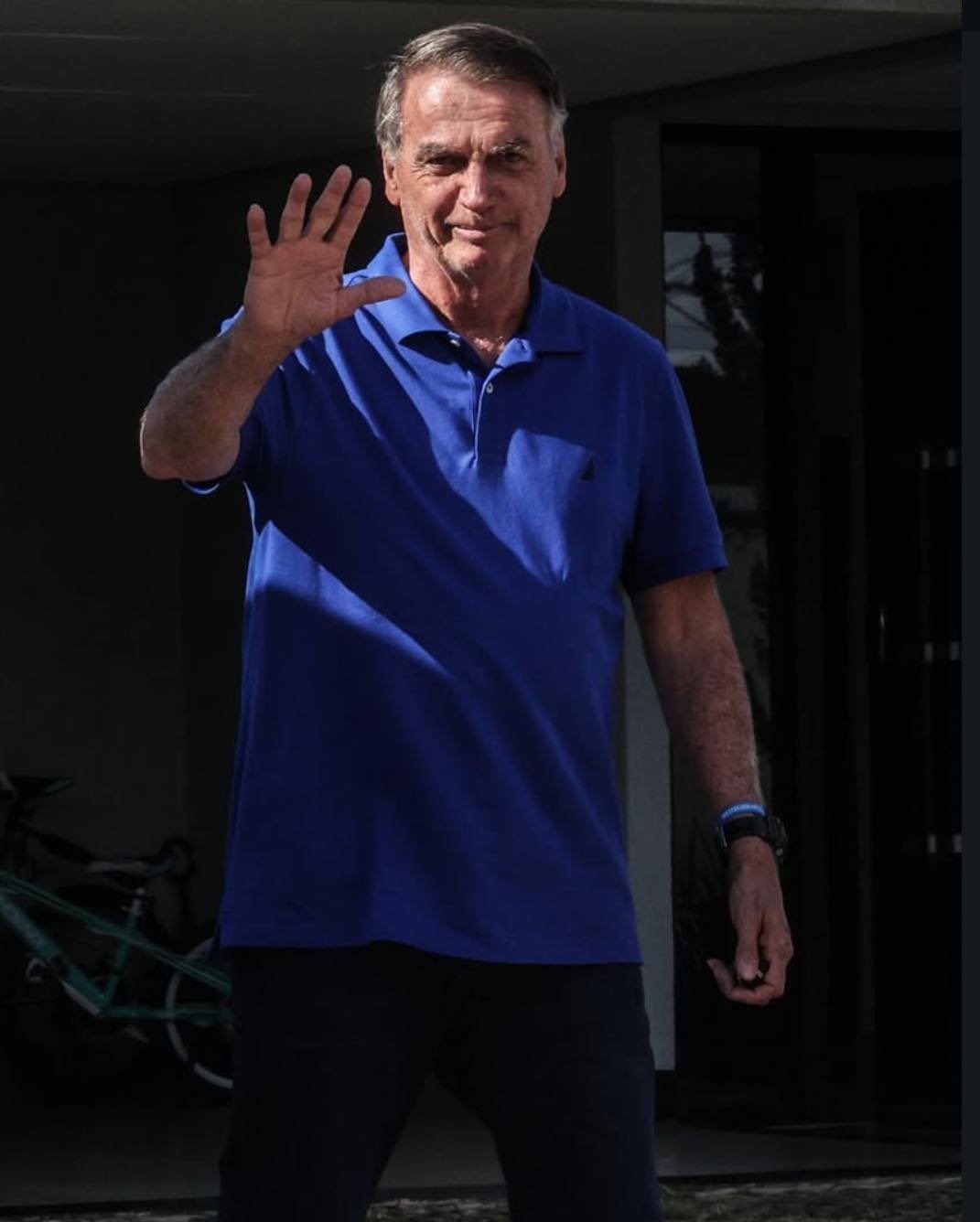 Moraes autoriza Polícia Federal a ficar dentro do terreno da casa de Bolsonaro