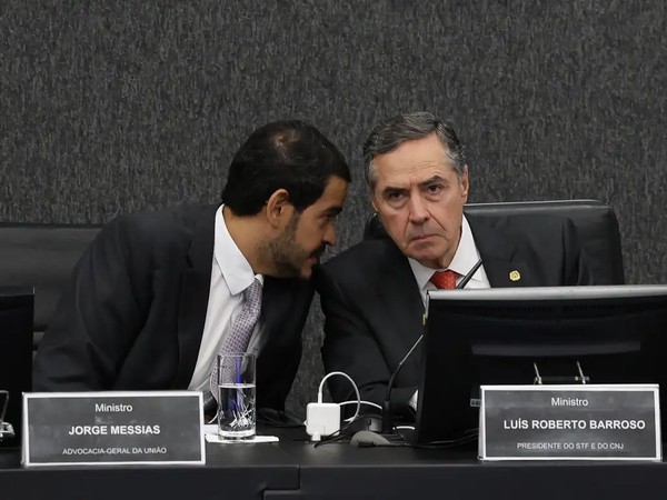 AGU CONTRATA ESCRITÓRIO QUE BARROSO TRABALHOU PARA DEFENDER MORAES E SANÇÕES DOS EUA