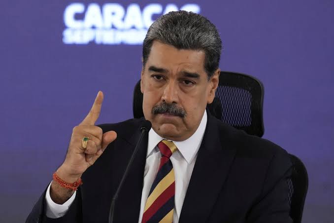 Maduro acusa EUA de apontar oito navios contra a Venezuela e diz que está pronto para ajudar no combate ao narcotráfico