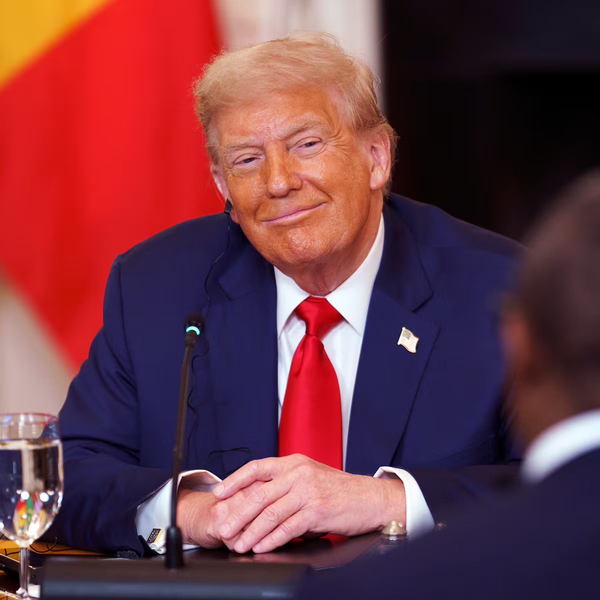 Trump fará anúncio no Salão Oval às 15h em meio a especulações de sanções ligadas ao julgamento de Bolsonaro no STF