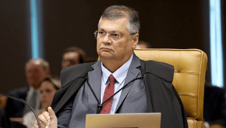 PF indicia passageira por criticar ministro Flávio Dino em voo um dia antes do julgamento de Bolsonaro
