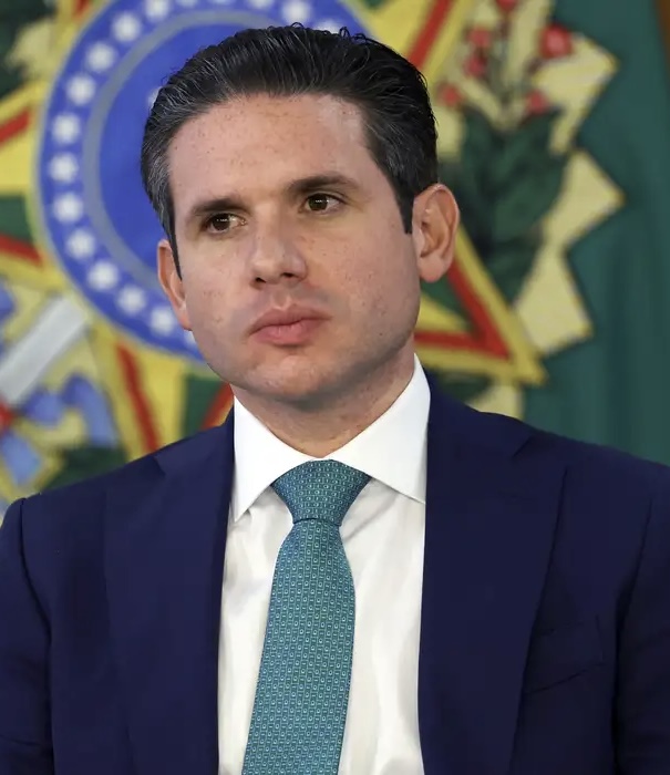 Hugo Motta defende aumento de etanol na gasolina passando de 30% para 35%