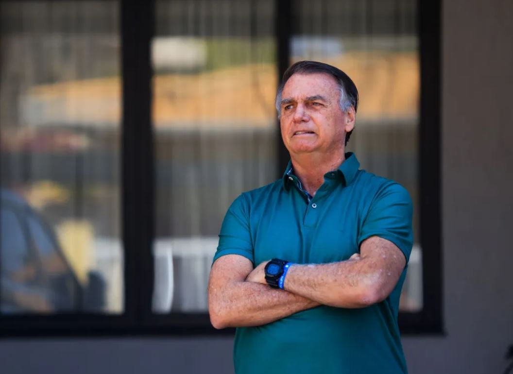 Prazo final para defesa de Bolsonaro termina hoje; estratégia é tentar reduzir pena de 27 anos