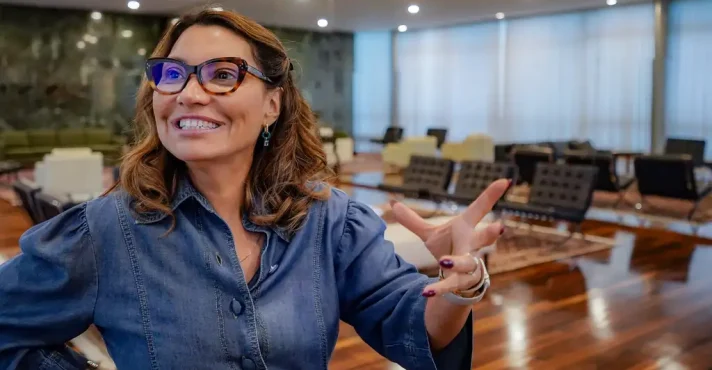 Janja ironiza jornalistas na COP30 e pergunta: “Já compraram coxinha?”